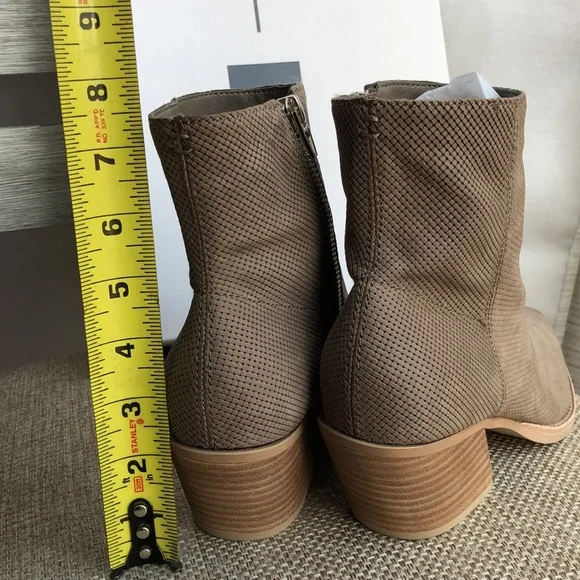 NWT taupe ankle boot with zipper - Picture 7 of 8